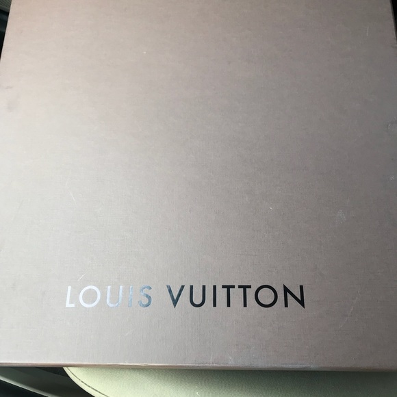 Louis Vuitton Good Condition  with box - Picture 8 of 8